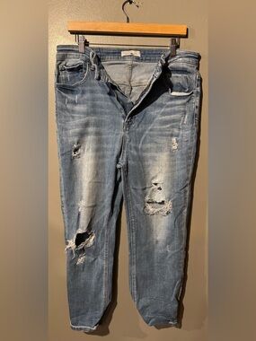 Risen Women’s Distressed Light Blue Cropped Jeans